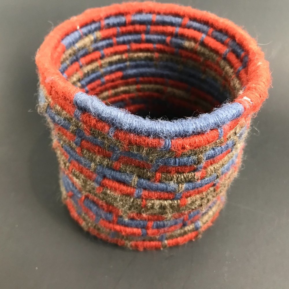 Small yarn and wire basket, 4.5 x 4 inches